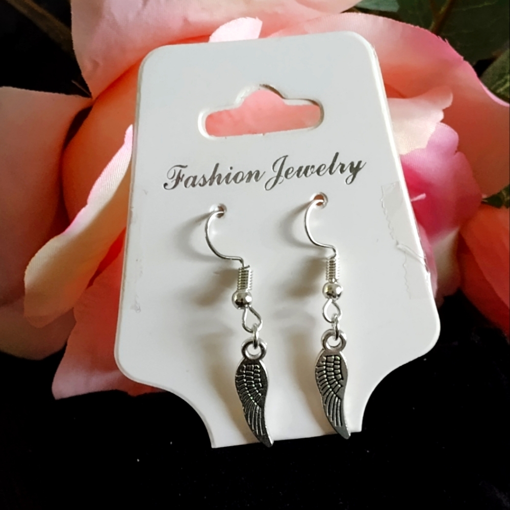 Wing dangle hoop earrings New